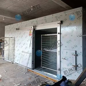 云南李總6P頂吹風(fēng)烘干房烘干糯米粉 安裝完成，生意興榮！